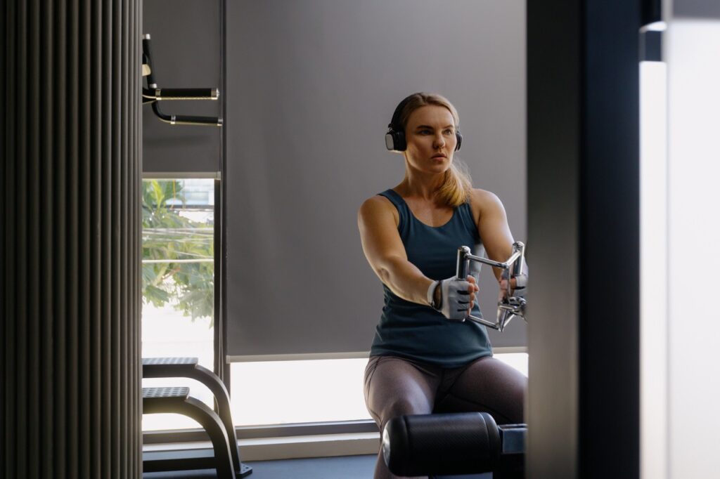 woman maintaining an active lifestyle while undergoing body contouring treatments
